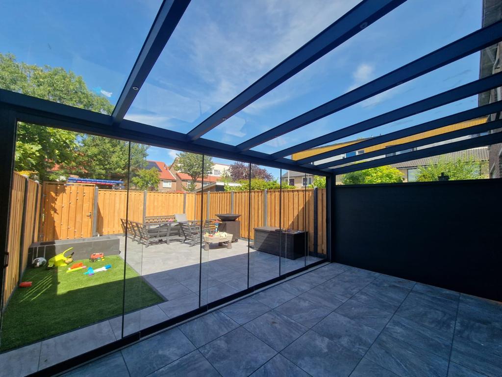 Glazen schuifwanden project van Studio Veranda